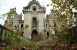 6.500 људи купује рушење замка из 13. века у Француској