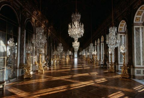 Дворана огледала, Палата из Версаја
