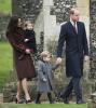 Краљевска породица и њихове одеће за божићну цркву освајају Интернет данас