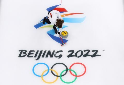Џенифер Додс из тима Велике Британије у карлингу на Зимским олимпијским играма 2022