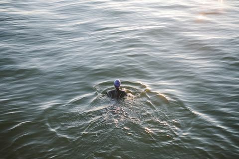 Пливач отворене воде у мору