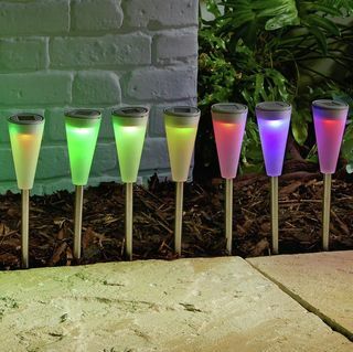 Хабитат Сет од 18 соларних лампи које мењају боју