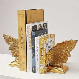 Метална крила златне књиге завршавају