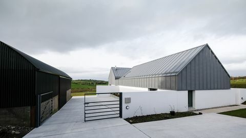 Кућа Лессанс, изванредно једноставна кућа у округу Довн, коју је дизајнирао МцГонигле МцГратх, добила је име РИБА Хоусе оф Иеар 2019