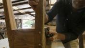Овај дрвопрерађивач из Цхарлестона прави табеле од обновљених греда
